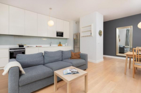Neptun Park Spacious 3-Bedroom Apartment by Noclegi Renters